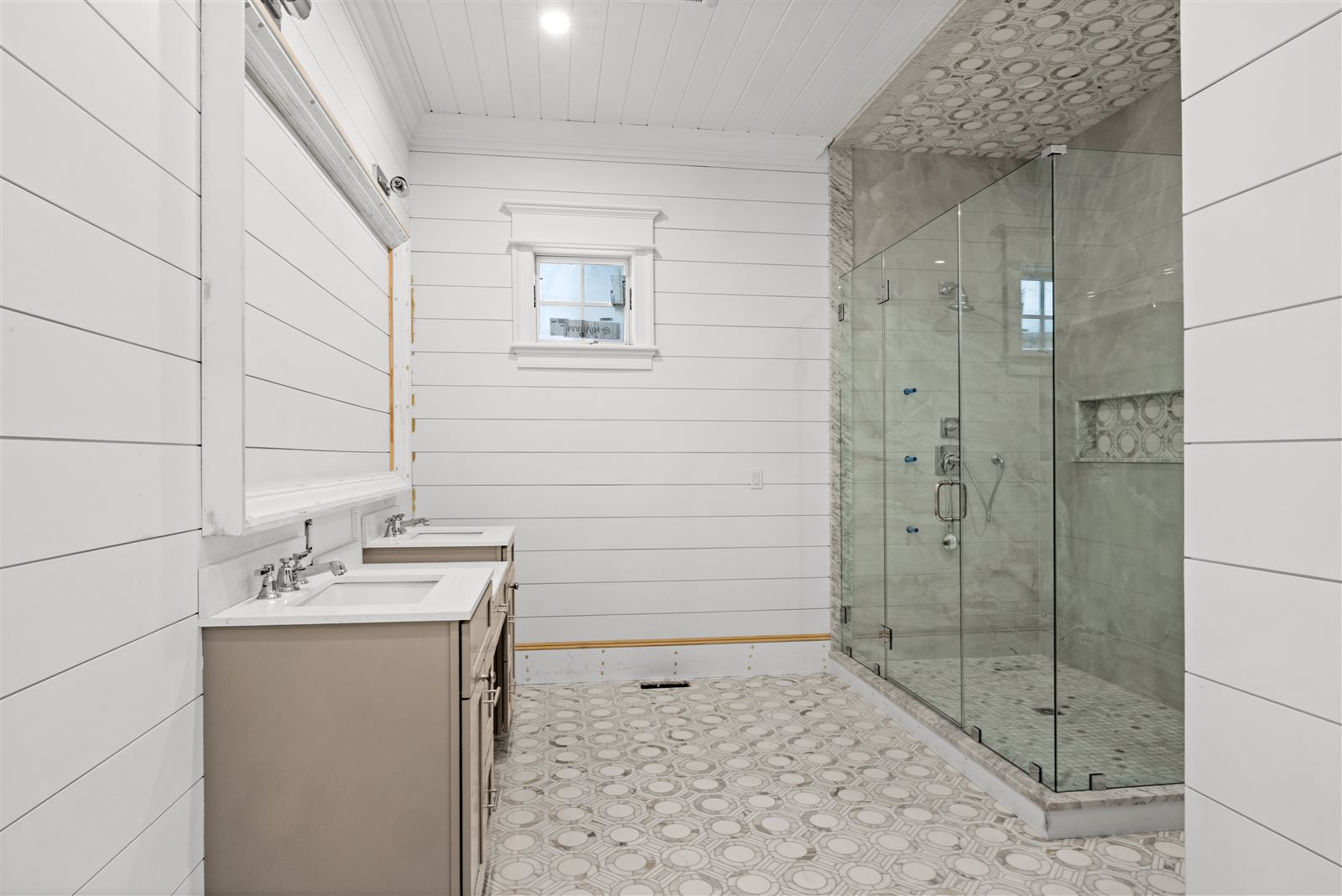 Spa bath, double vanity & glass shower